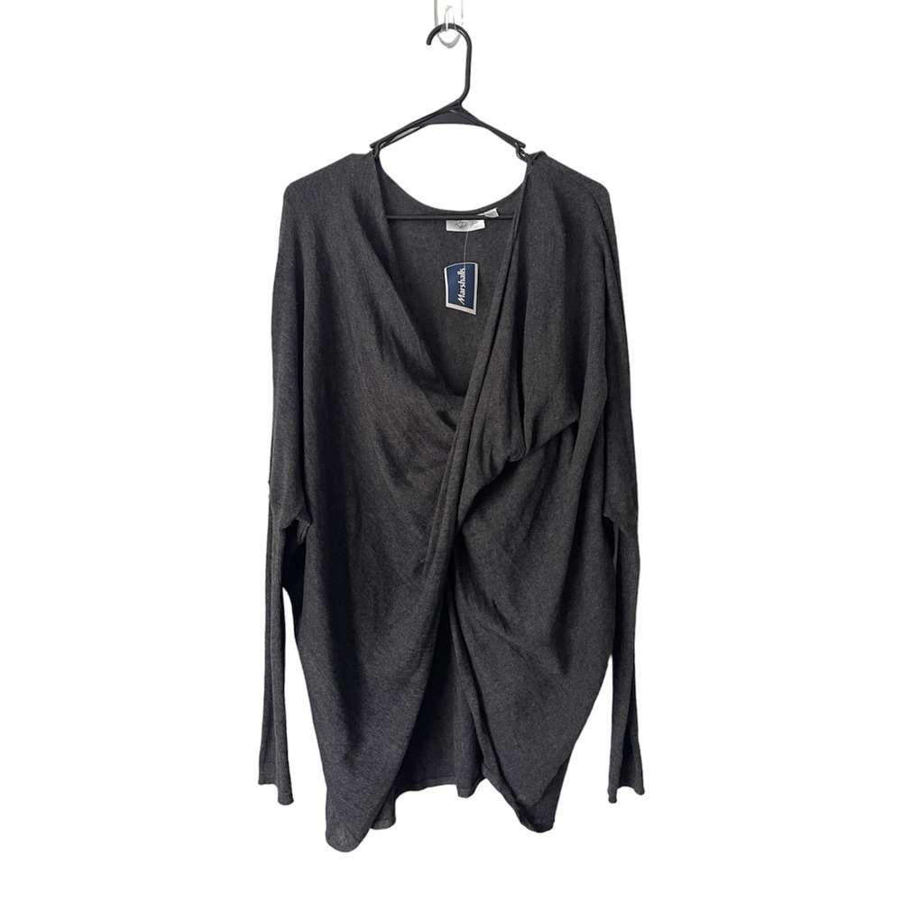 Long sleeve twist top